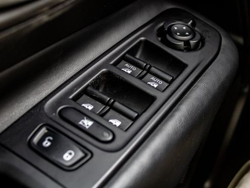 Used 2023 Jeep Renegade Limited image 35