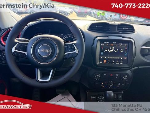 Used 2023 Jeep Renegade Trailhawk AWD/4WD image 17