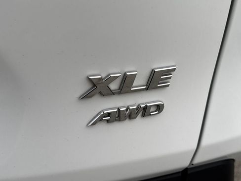 Used 2024 Toyota RAV4 XLE AWD/4WD image 6