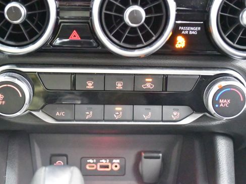 Used 2025 Nissan Sentra SV FWD image 26