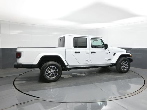New 2025 Jeep Gladiator Sport AWD/4WD image 26