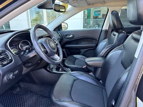 Used 2018 Jeep Compass Latitude w/ Popular Equipment Group AWD/4WD image 10