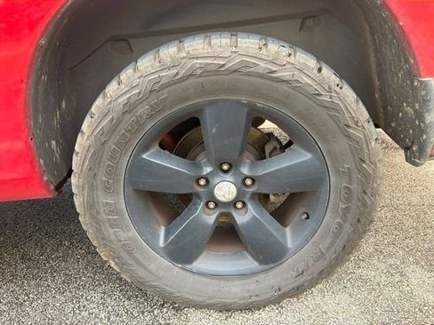 Used 2016 RAM 1500 Express RWD image 5