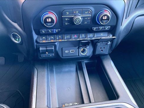 Used 2021 Chevrolet Silverado 1500 High Country w/ Technology Package AWD/4WD image 11