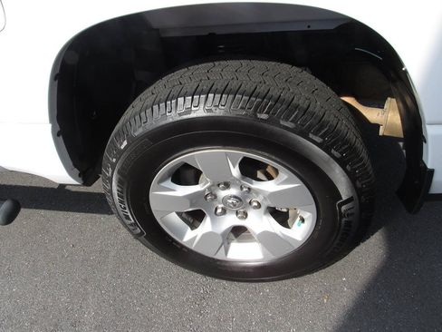 Used 2020 RAM 1500 Big Horn AWD/4WD image 11