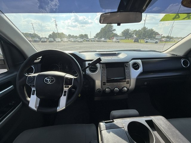 Used 2018 Toyota Tundra SR5 AWD/4WD image 14