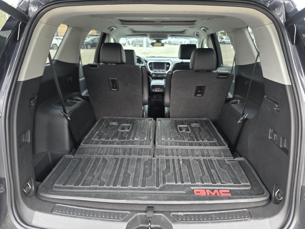 Used 2020 GMC Acadia SLT w/ Driver Alert Package II FWD image 32