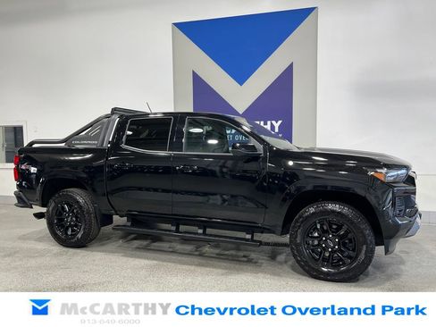 Used 2025 Chevrolet Colorado Z71 w/ Midnight Edition AWD/4WD image 3