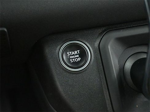 Used 2023 Land Rover Defender 110 X-Dynamic SE image 37