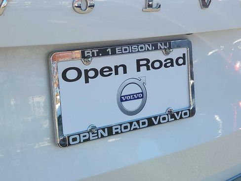 Certified 2024 Volvo XC90 T8 Ultimate w/ Protection Package Premier image 30