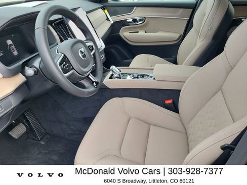 New 2026 Volvo XC90 B6 Core AWD/4WD image 11