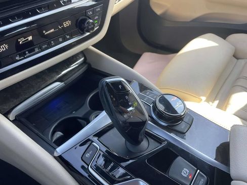 Used 2018 BMW 640i Gran Turismo xDrive AWD/4WD image 30
