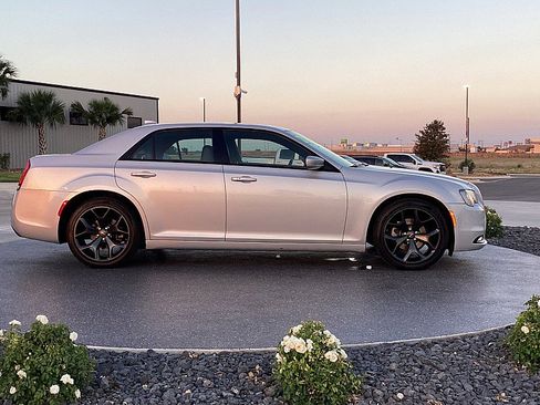 Used 2023 Chrysler 300 S image 4