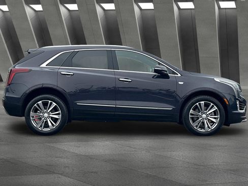 Certified 2025 Cadillac XT5 Premium Luxury image 3