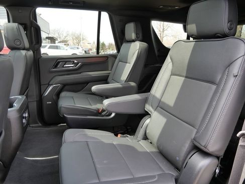 Used 2025 GMC Yukon Denali w/ Sun & Power Step Package AWD/4WD image 37