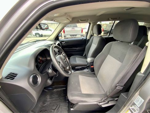 Used 2016 Jeep Patriot Sport w/ Power Value Group image 21