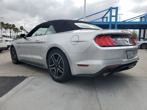 Used 2018 Ford Mustang Premium image 5