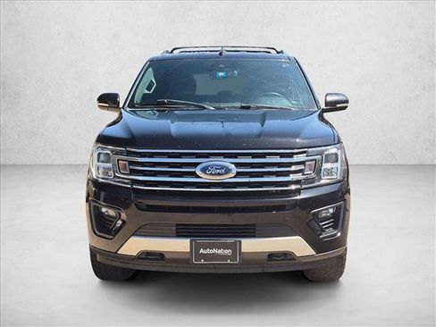 Used 2019 Ford Expedition XLT w/ Equipment Group 202A AWD/4WD image 2