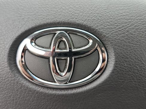 Used 2007 Toyota Camry LE image 38