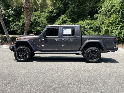Used 2025 Jeep Gladiator Mojave AWD/4WD image 6