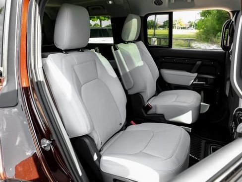 New 2026 Land Rover Defender 130 X-Dynamic SE AWD/4WD image 37