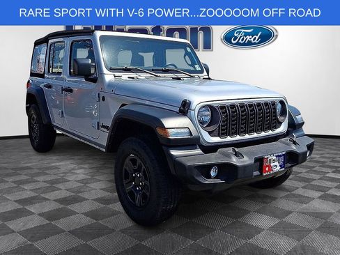 Used 2024 Jeep Wrangler Unlimited Sport AWD/4WD image 3