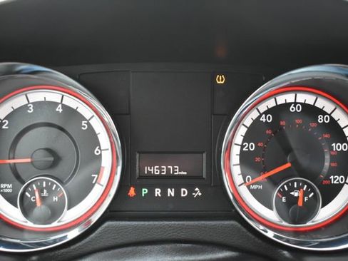 Used 2017 Dodge Grand Caravan SXT w/ Driver Convenience Group image 17