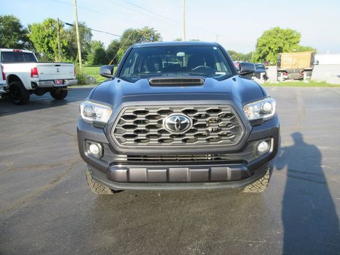 Used 2020 Toyota Tacoma TRD Sport AWD/4WD image 14