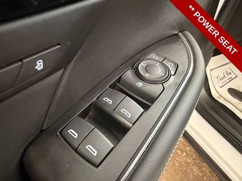 Used 2023 Buick Envision Essence image 14