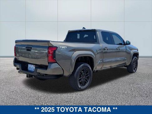 Used 2025 Toyota Tacoma TRD Sport AWD/4WD image 5