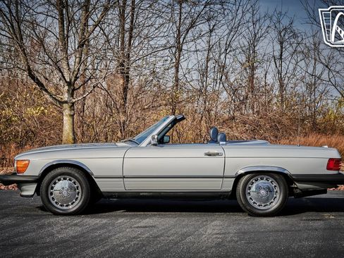 Used 1988 Mercedes-Benz 560 SL image 6