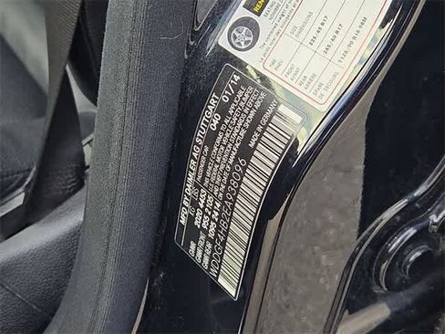 Used 2014 Mercedes-Benz C 250 Sedan image 34