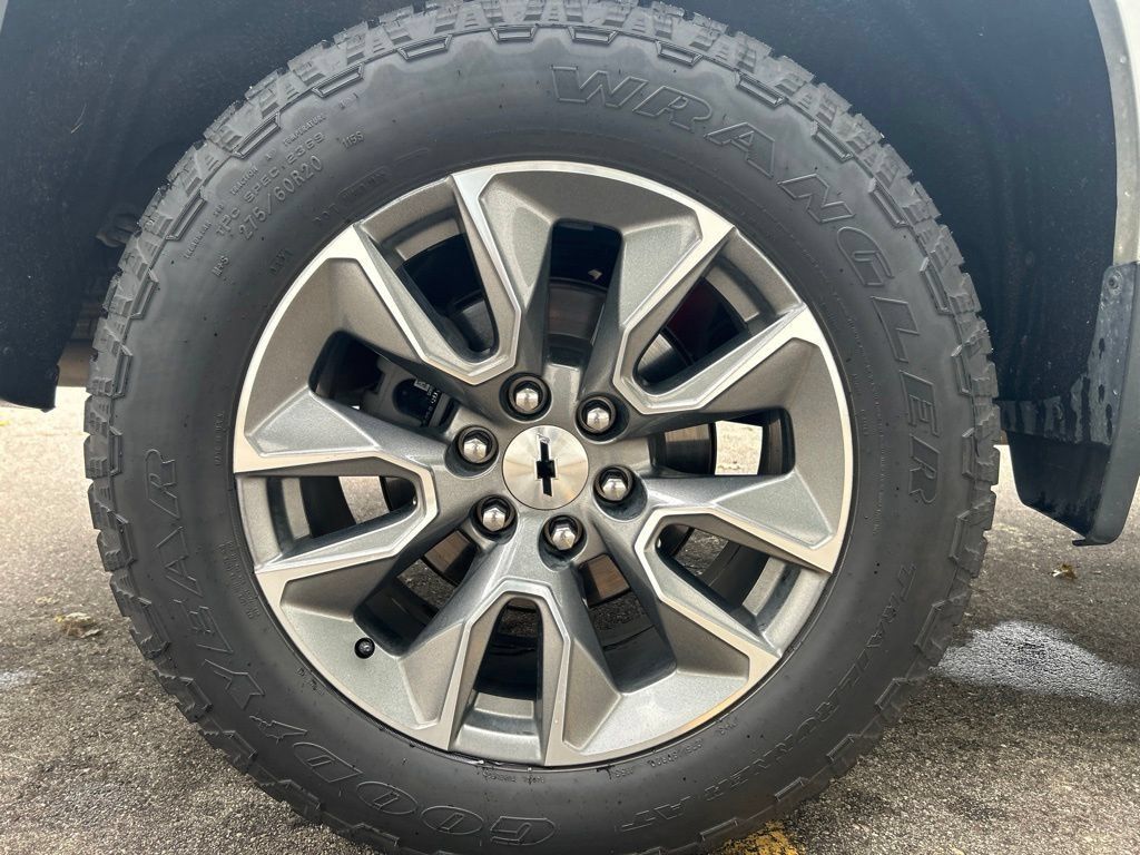 Used 2021 Chevrolet Silverado 1500 RST AWD/4WD image 23