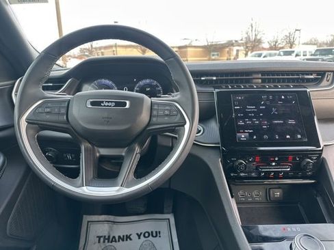 Used 2024 Jeep Grand Cherokee L Laredo image 7