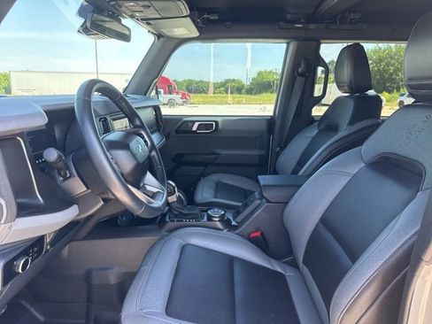 Used 2023 Ford Bronco Big Bend w/ Sasquatch Package AWD/4WD image 2