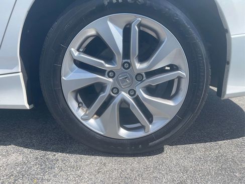 Used 2018 Honda Accord LX image 17