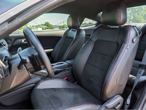 Used 2020 Ford Mustang GT Premium w/ Equipment Group 401A RWD image 13