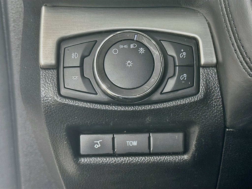 Used 2019 Ford Explorer Platinum AWD/4WD image 10