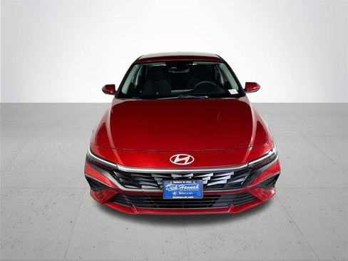 Used 2024 Hyundai Elantra SEL FWD image 3