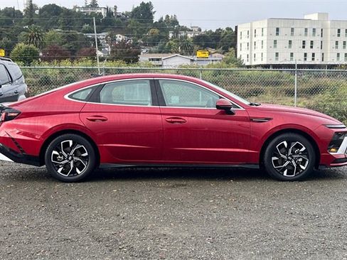Used 2024 Hyundai Sonata SEL image 3