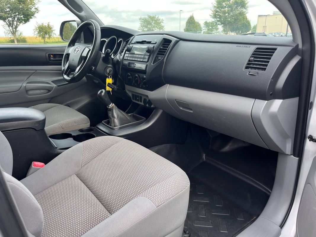 Used 2012 Toyota Tacoma 2WD Access Cab w/ Convenience Pkg image 14