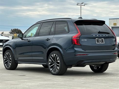 New 2026 Volvo XC90 T8 Ultra w/ Lounge Package image 3