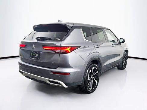 Used 2024 Mitsubishi Outlander SE image 9