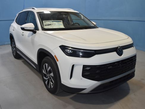 New 2026 Volkswagen Tiguan S image 1