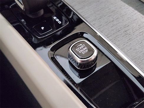 New 2026 Volvo V60 B5 Cross Country Plus w/ Protection Package Premier image 21