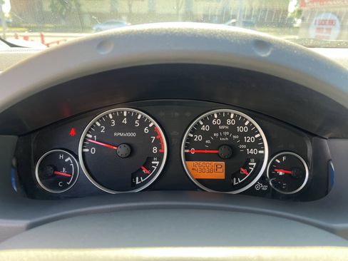 Used 2011 Nissan Frontier SL RWD image 12