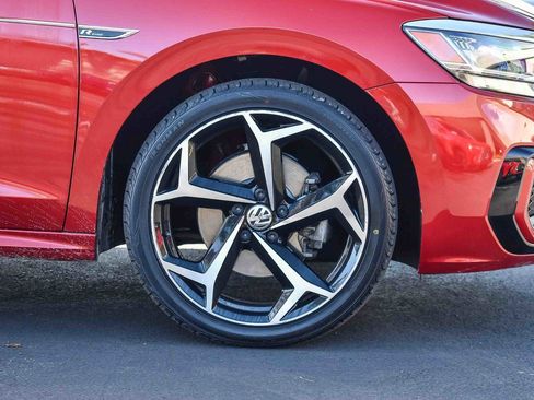 Used 2020 Volkswagen Passat 2.0T R-Line image 10