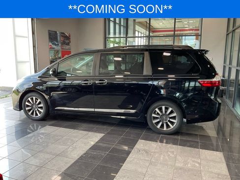 Used 2018 Toyota Sienna Limited Premium AWD/4WD image 4