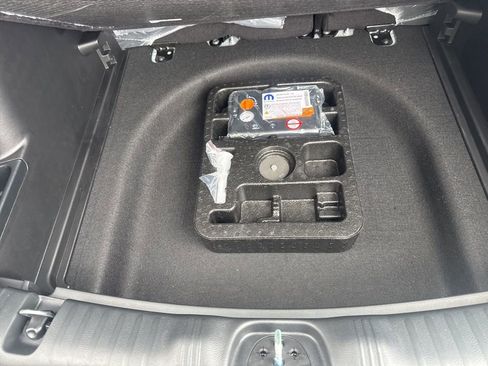 New 2026 Jeep Compass Latitude image 37