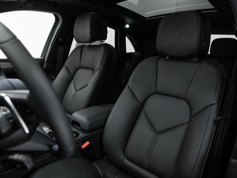 New 2026 Porsche Macan Turbo AWD/4WD image 5